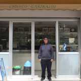 ...sottolinea il 65enne Gaetano, che dal 1990 gestisce il �chiosco Garibaldi�, un bar color ocra situato di fronte al monumento